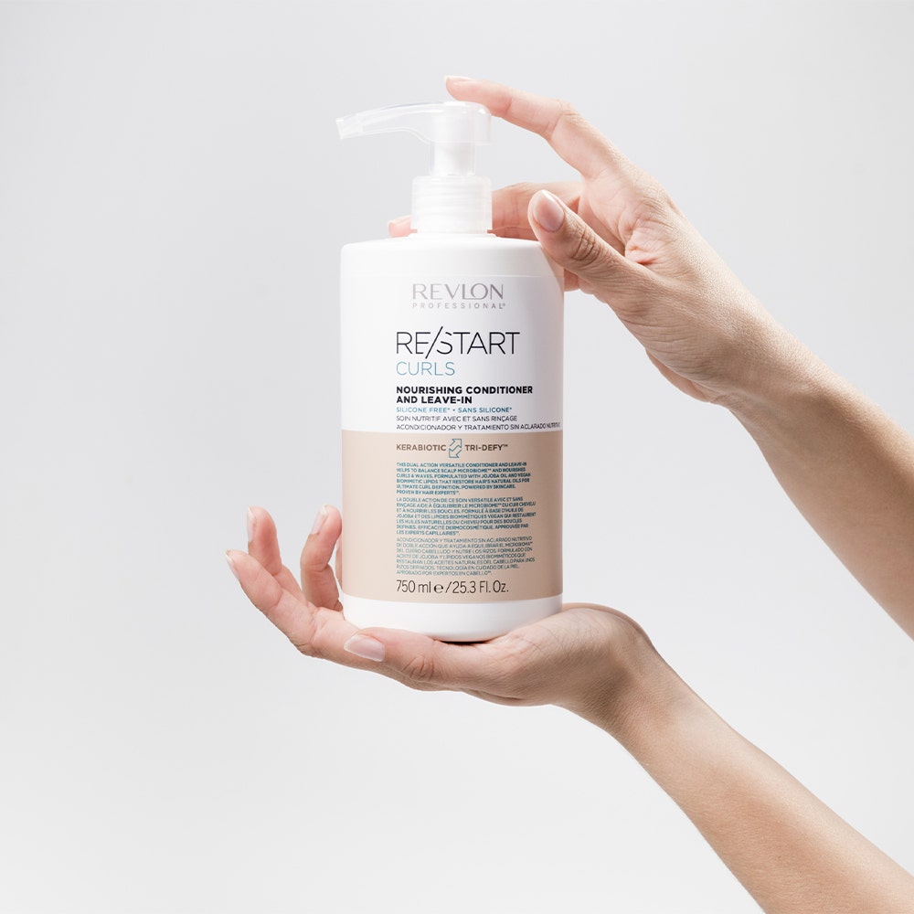 Revlon Professional Re/Start™ Nourishing Curls Conditioner with and without rinsing 750ml (25.36fl oz)