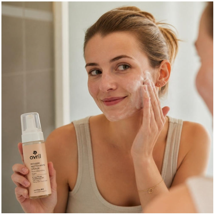 Avril Organic Espuma limpiadora facial con agua floral de hamamelis 150ml