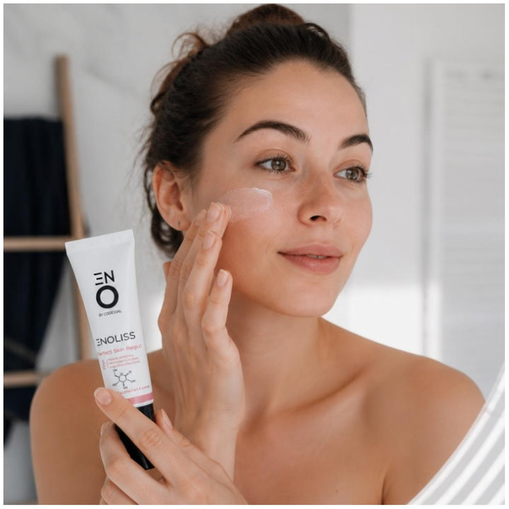 ENO Laboratoire Codexial Enoliss Emulsão Esfoliante Suave Reguladora da Pele Perfeita para Pele Sensível Normal a Mista 30ml
