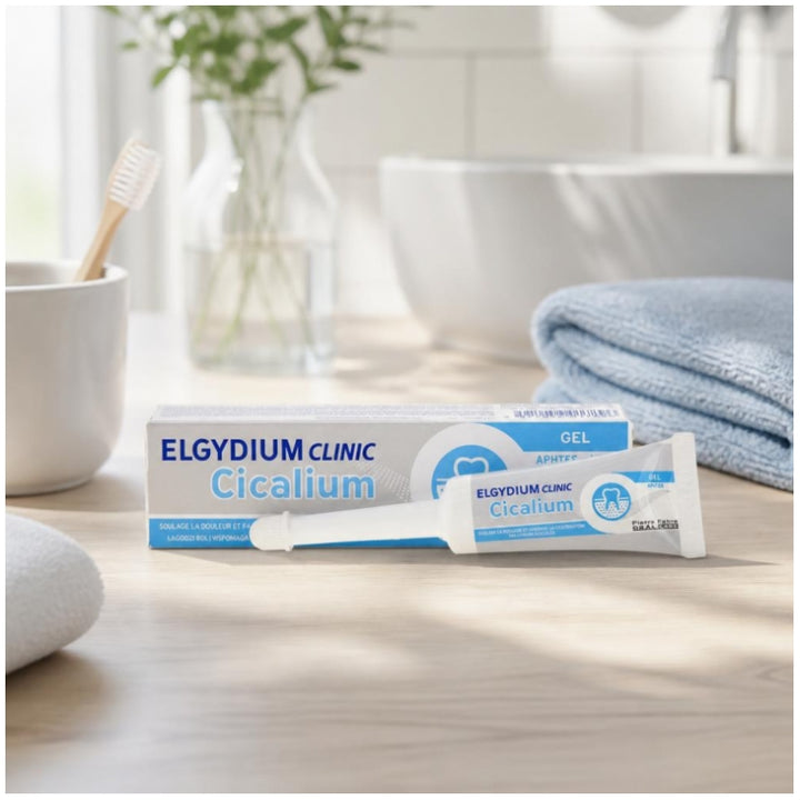 Elgydium Clinic Cicalium Gel Aphtes et lésions buccales 8ml (0.27fl oz)