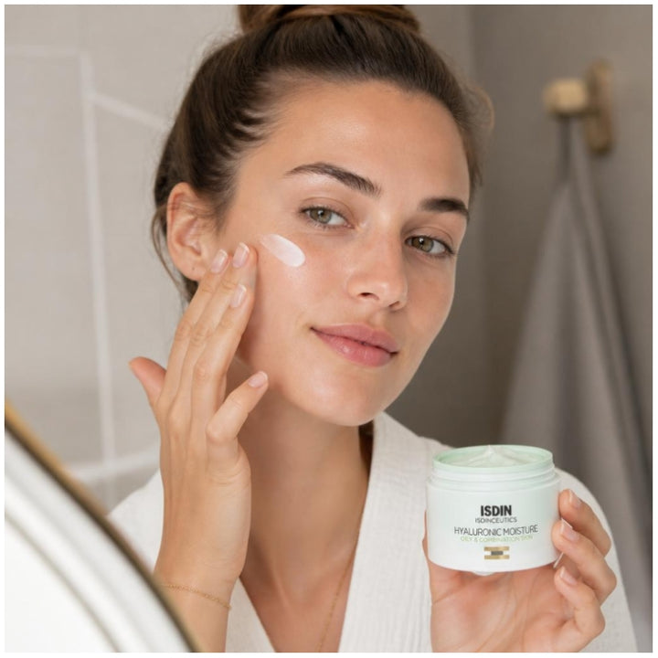 Isdin Hyaluronic Moisture Hydrating and Mattifying Anti-Age Face Moisturizer 50g (1.76 oz)