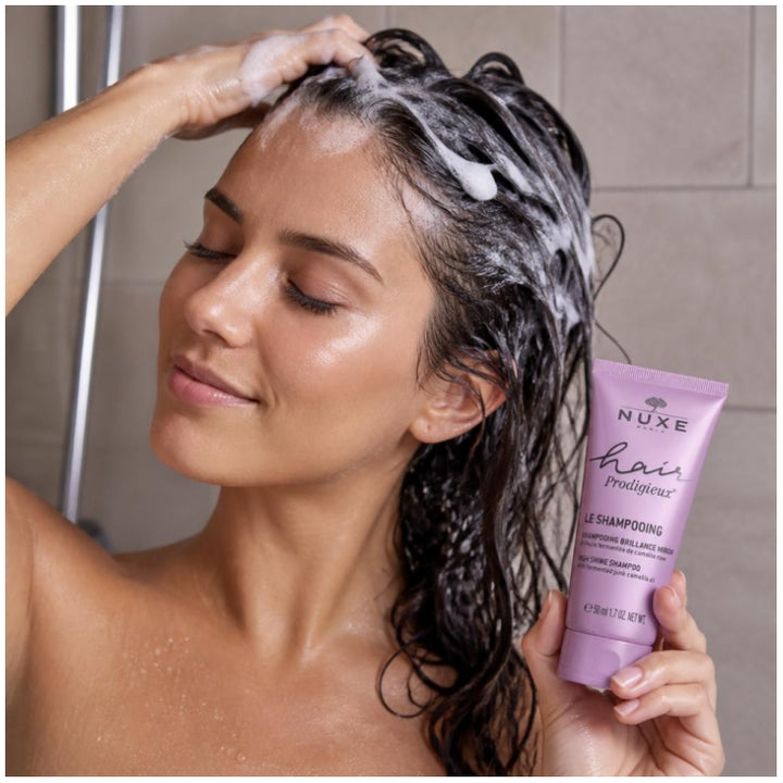 Nuxe Hair Prodigieux Shampooing Brillance Miroir à l’huile de camélia rose fermentée