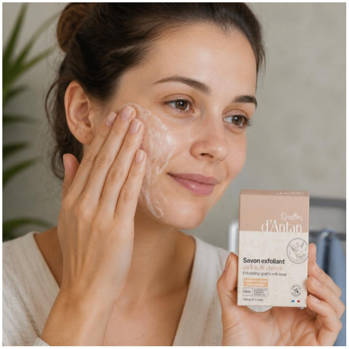 Recettes d'Antan Exfoliating soap bar with goat’s milk 100 g (3.53oz)