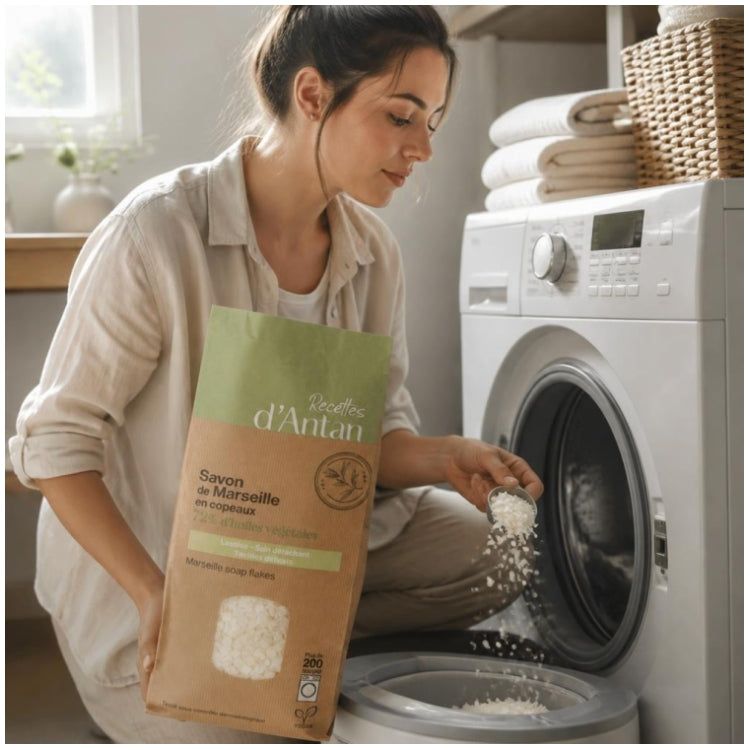 Recettes d'Antan Marseille soap stain remover laundry detergent in flakes 750 g (26.46oz)