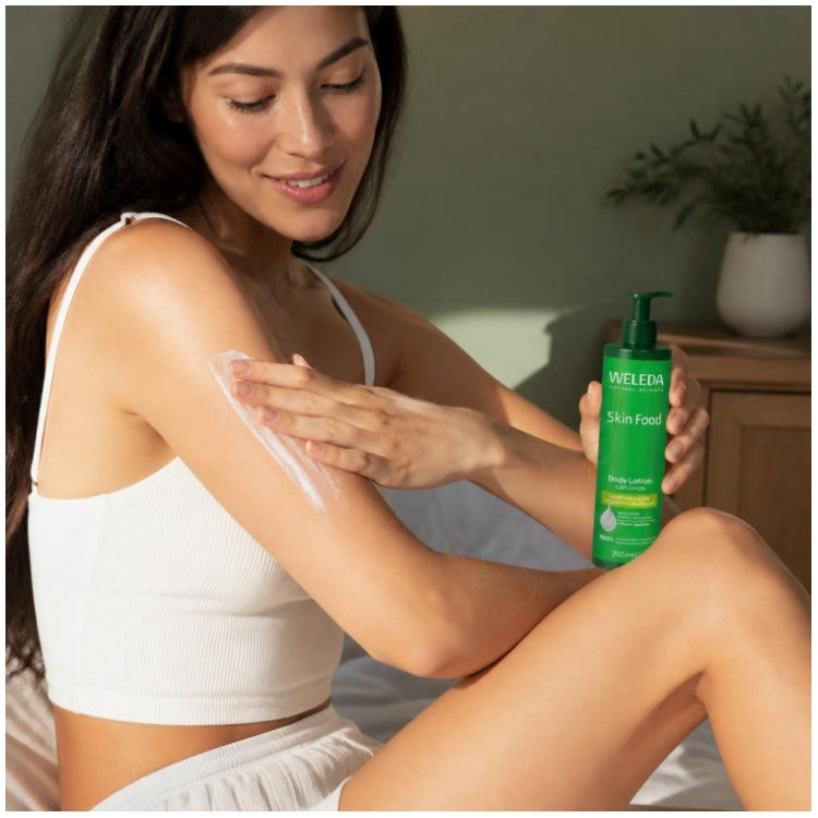 Weleda Skin Food Lait corps hydratation & éclat pour peaux sèches à très sèches 250ml